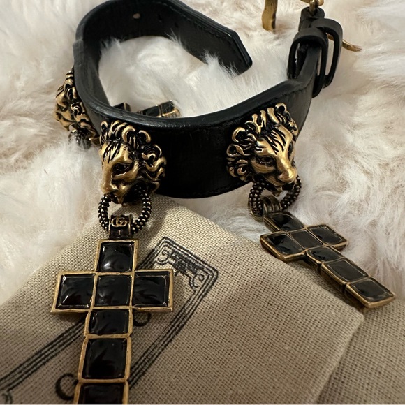 Gucci Lion Head Cross Bracelet - Picture 4 of 6